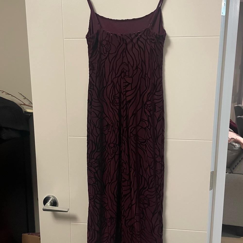 Dynamite Burgundy Dress with Black Pattern - Picture 2 of 3